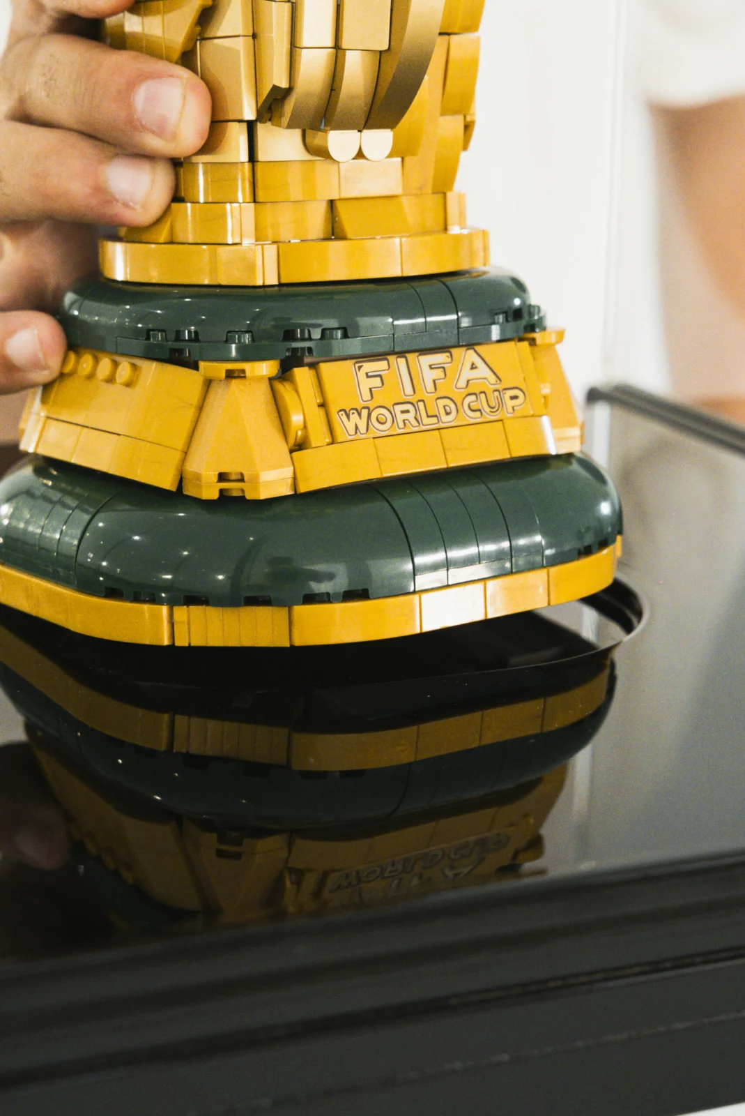 Vitrina premium a medida para la FIFA World Cup 2026™ by LEGO®