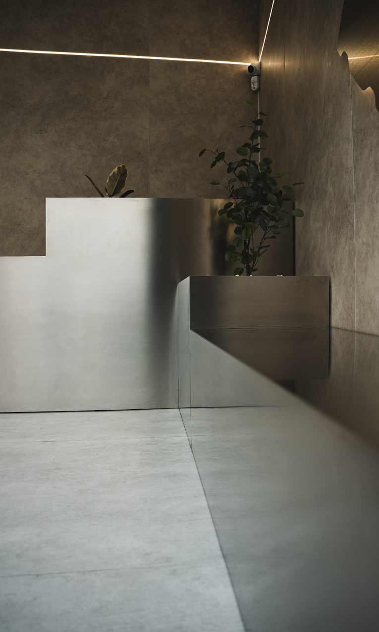 Mobiliario a medida para Ganga Tattoo Studio.