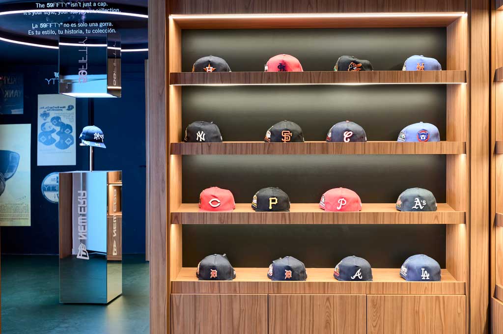 Mobiliario comercial a medida fabricado por Integrale360 para la marca New Era.