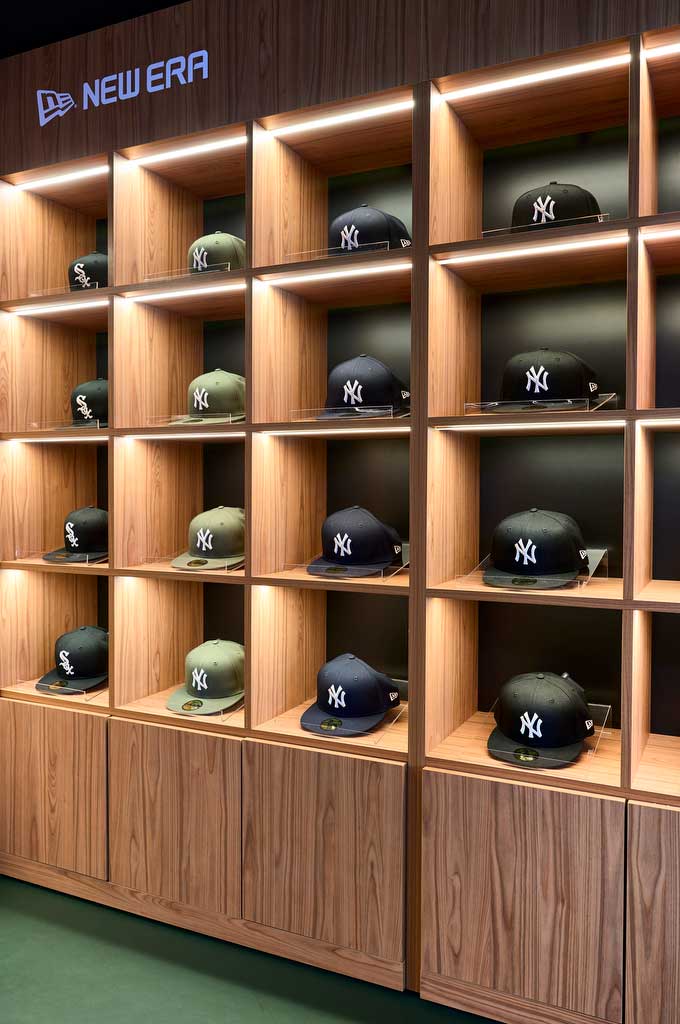 Mobiliario comercial a medida fabricado por Integrale360 para la marca New Era.