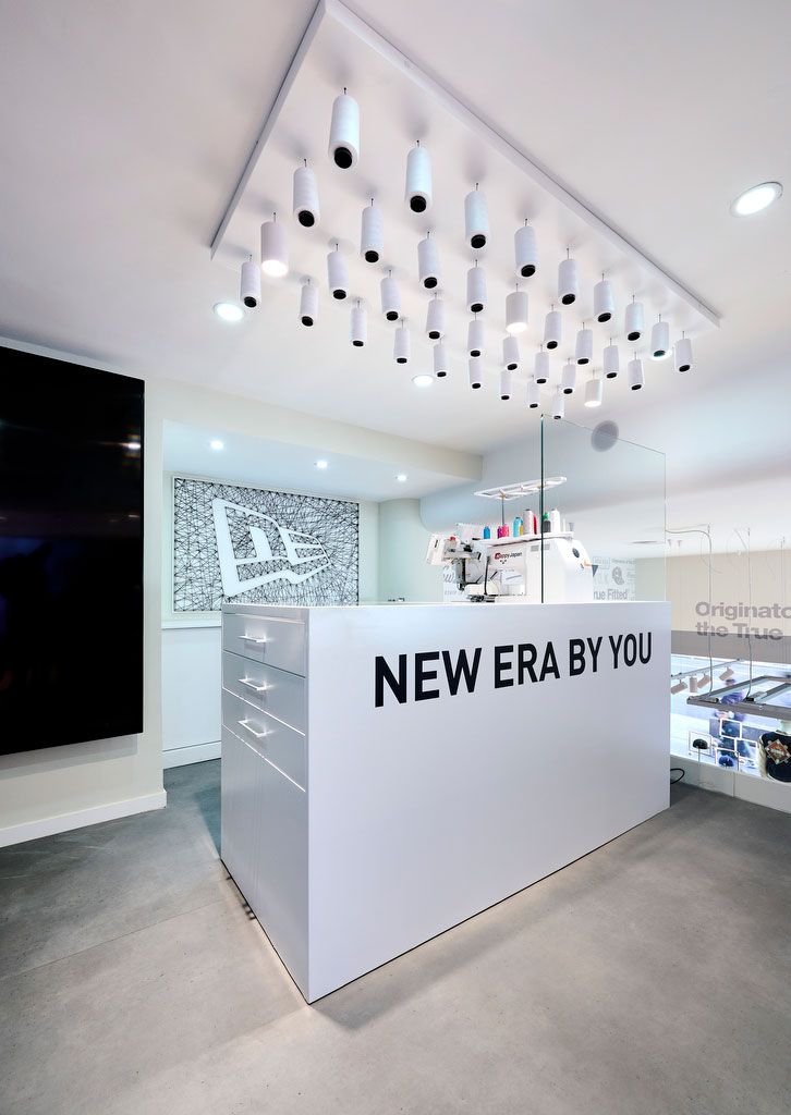 Mobiliario comercial a medida fabricado por Integrale360 para la marca New Era.