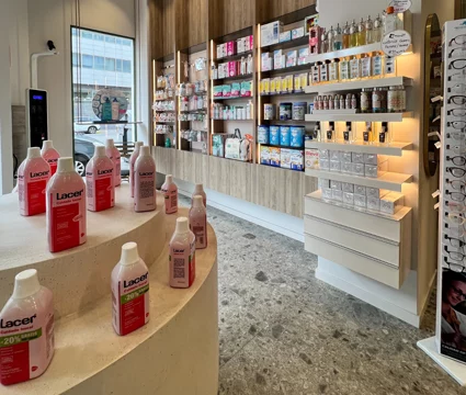 Mobiliario a medida para farmacias.