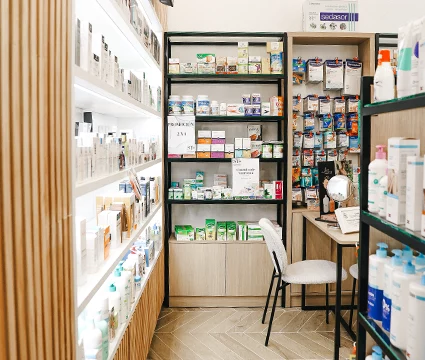 Mobiliario a medida para farmacias.
