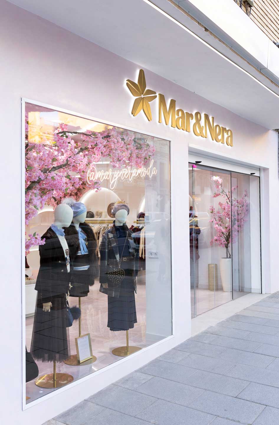 mobiliario de tiendas de ropa