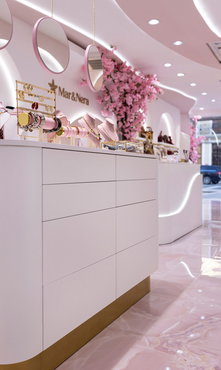 Mobiliario a medida para Ganga Tattoo Studio.