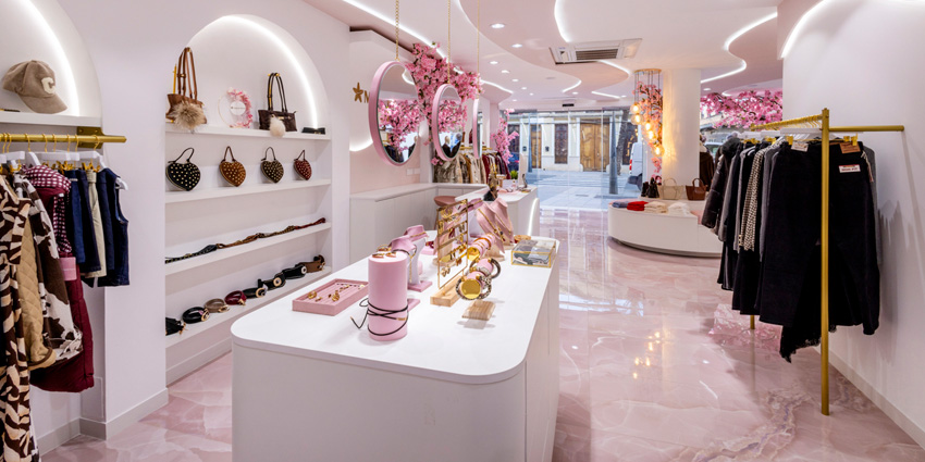 Muebles a medida para estudio de tatuajes de Ganga Tattoo.