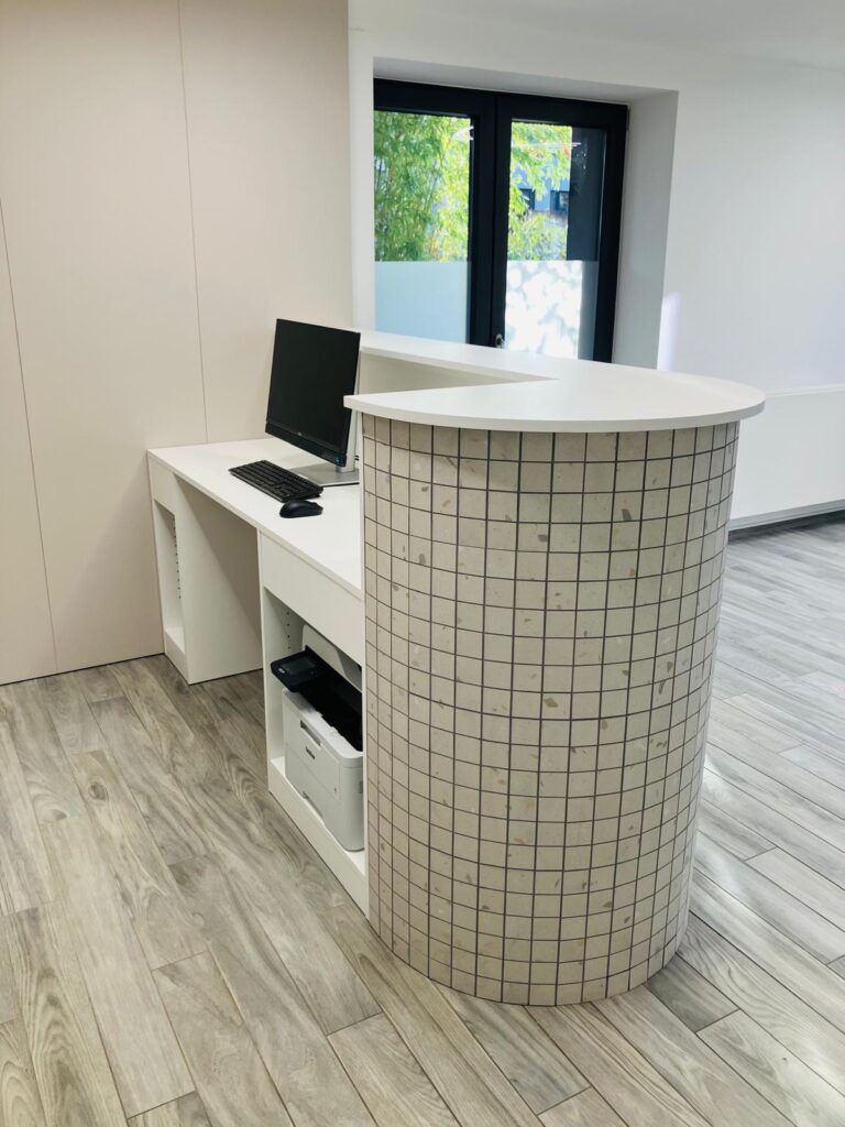 mobiliario retail materiales