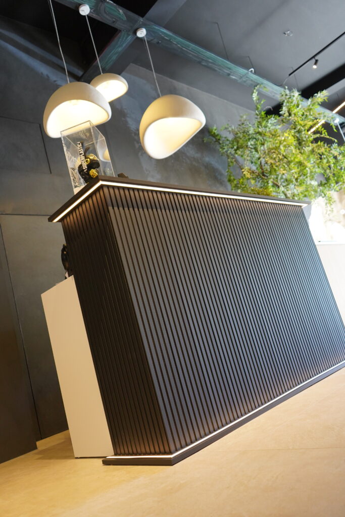 mobiliario retail materiales