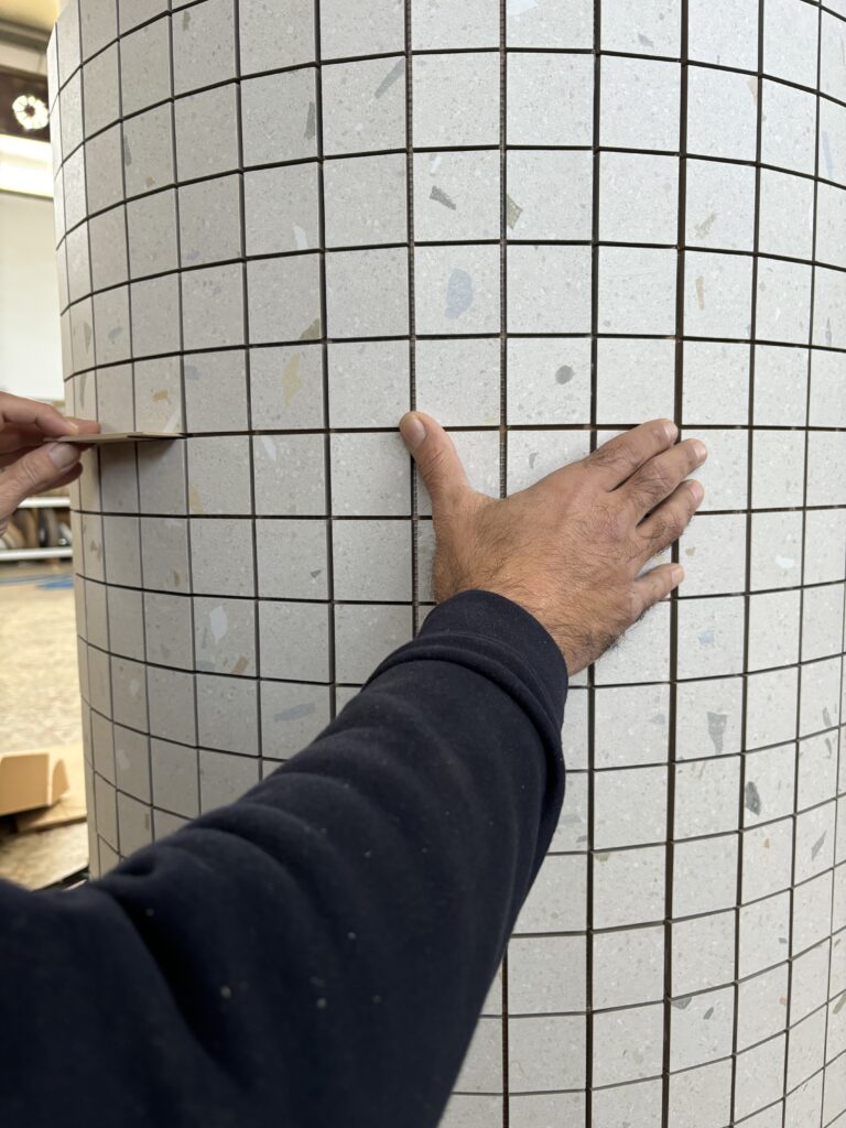 mobiliario retail materiales